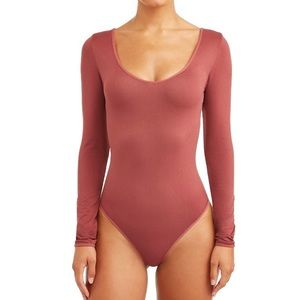 NWT Sofia Vergara Scoop Neck Thong Back Bodysuit